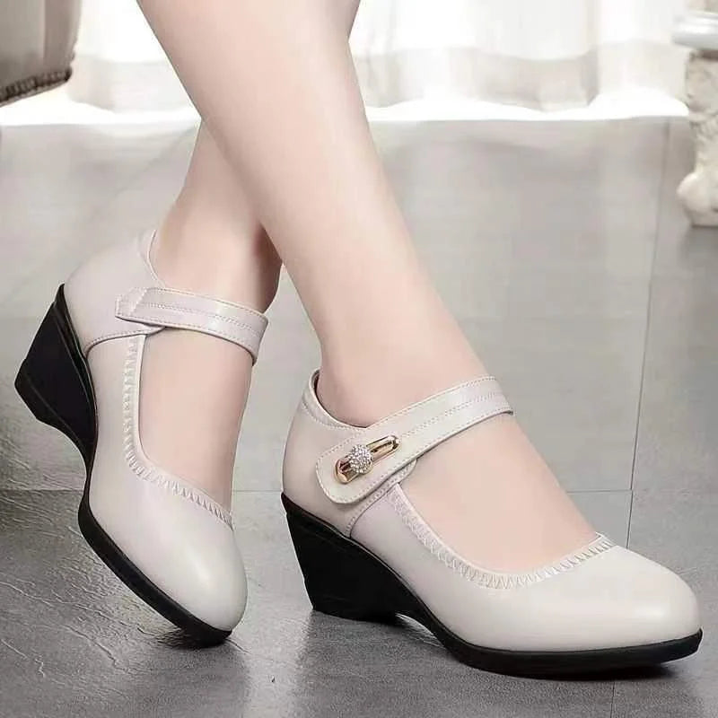 Claudia - Elegant mid-heel shoes